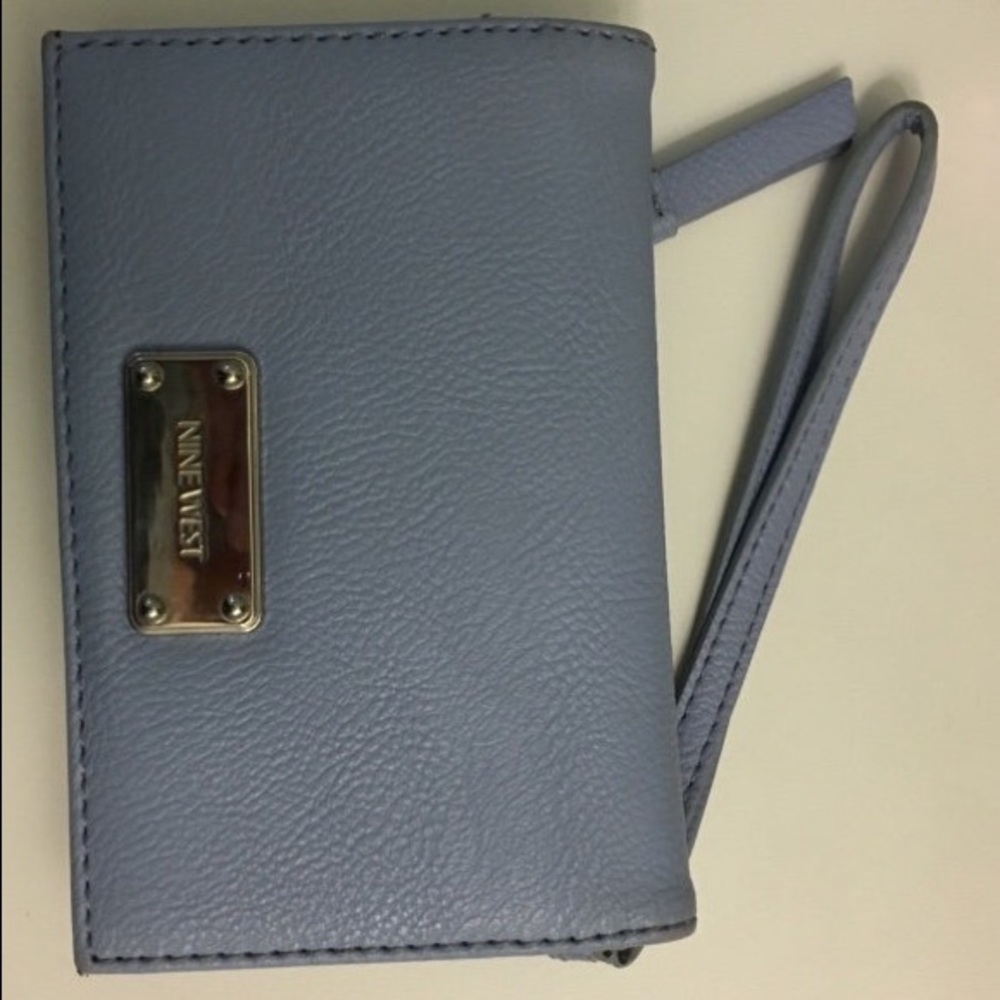 NINE WEST LAVENDAR WRISTLET